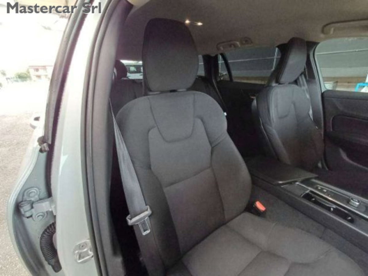 Volvo V60 2.0 b4 Essential auto (10)