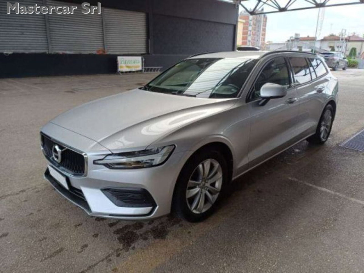Volvo V60 2.0 b4 Essential auto (2)
