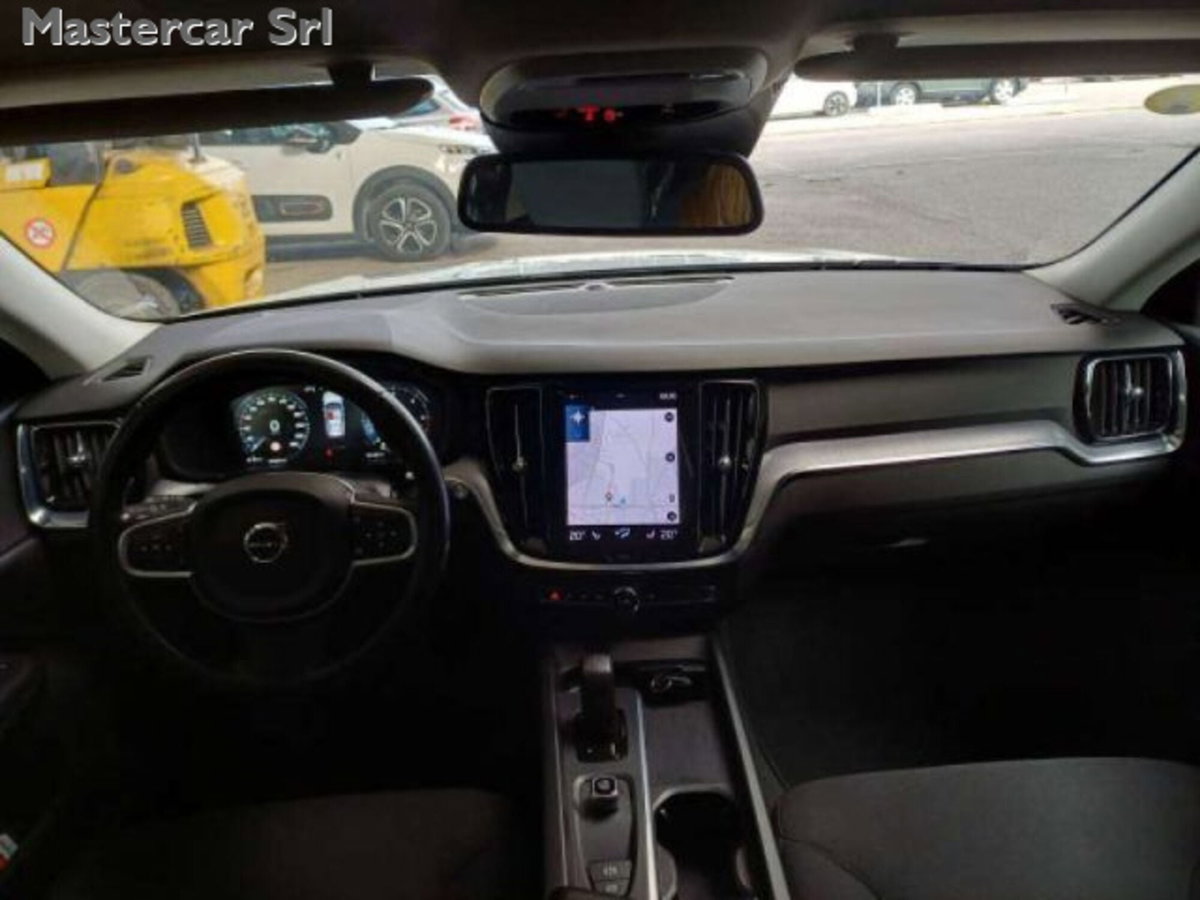 Volvo V60 2.0 b4 Essential auto (4)