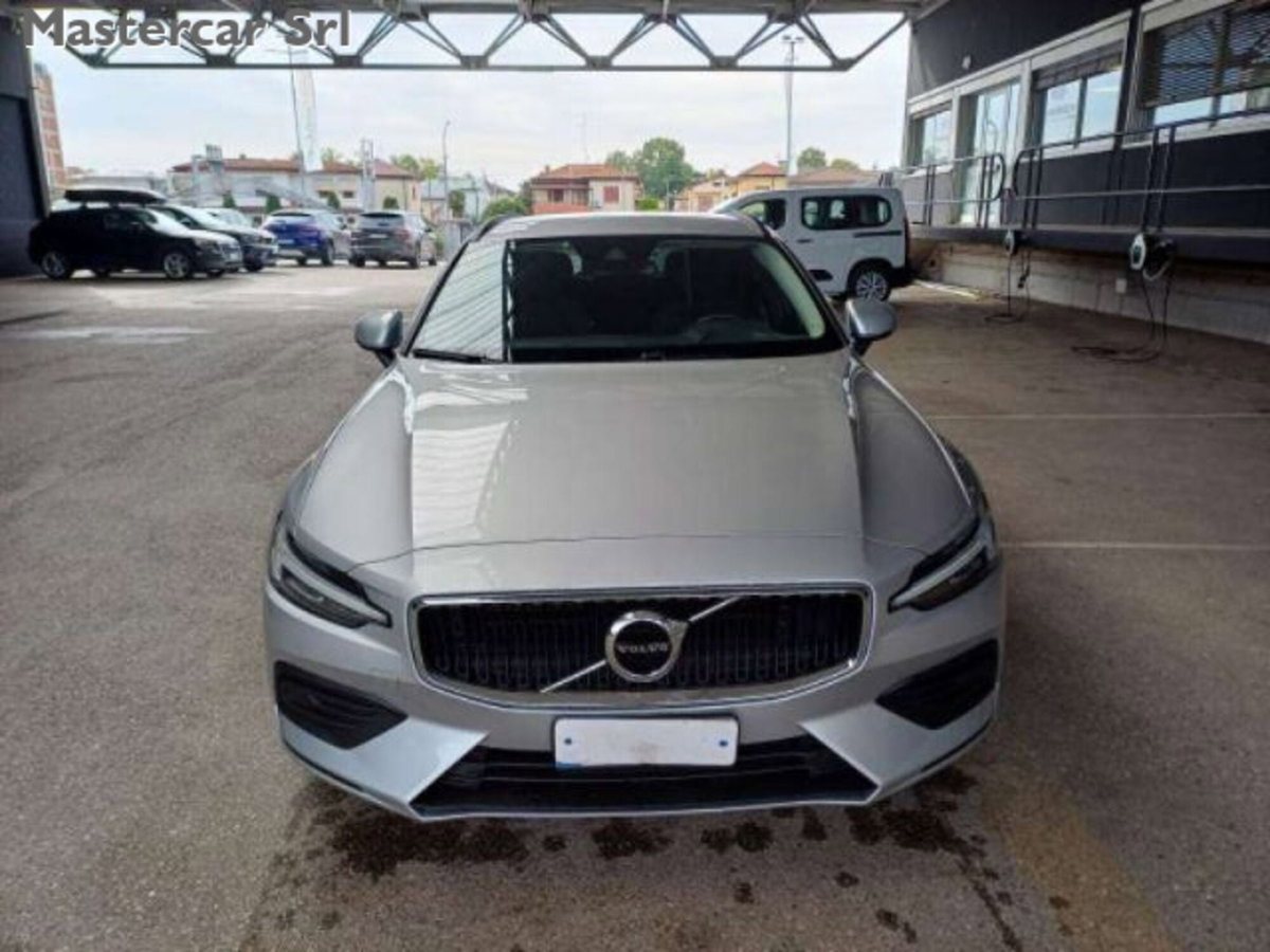Volvo V60 2.0 b4 Essential auto (6)