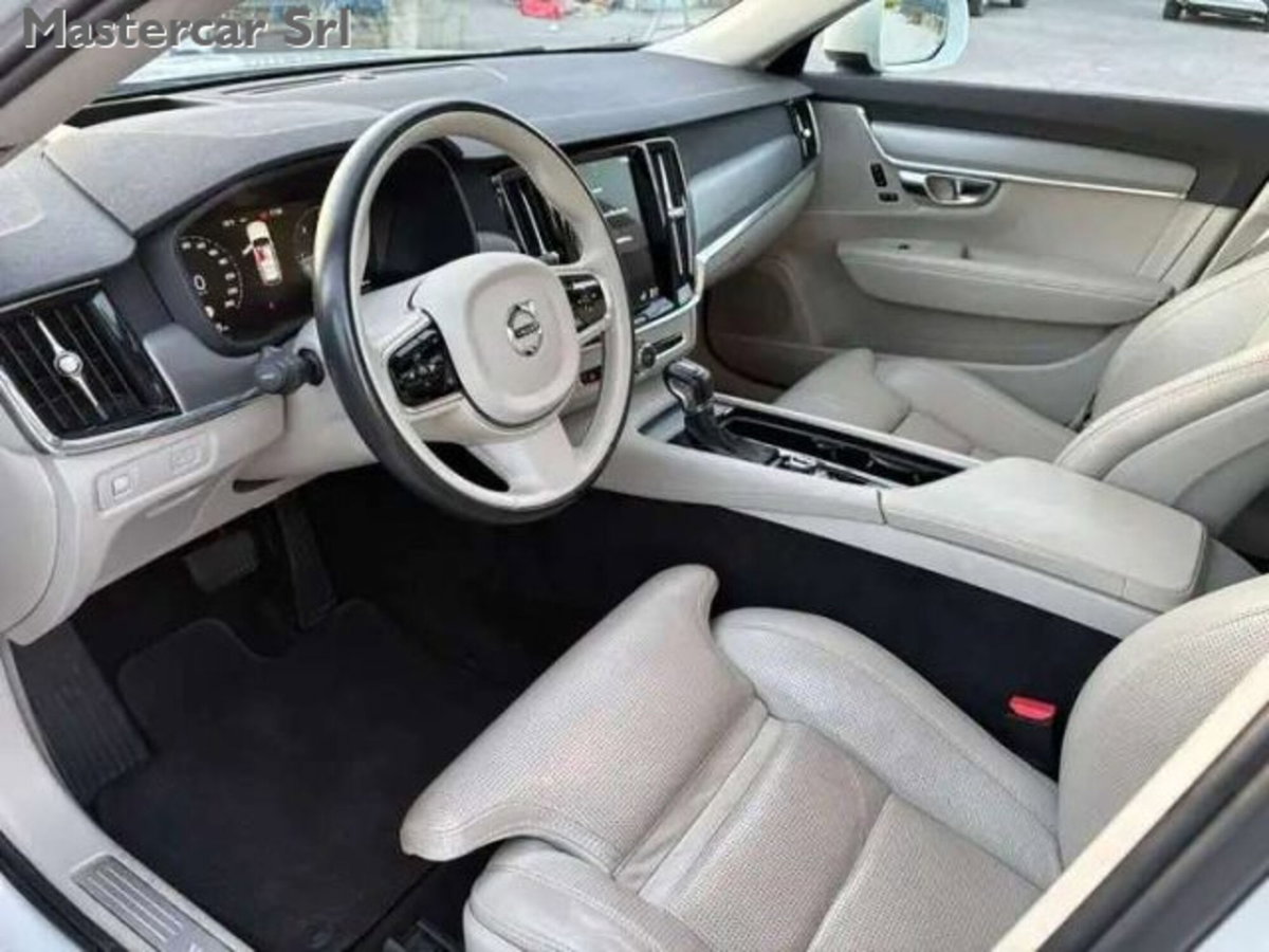 Volvo V90 Cross Country D5 AWD Geartronic Pro (8)