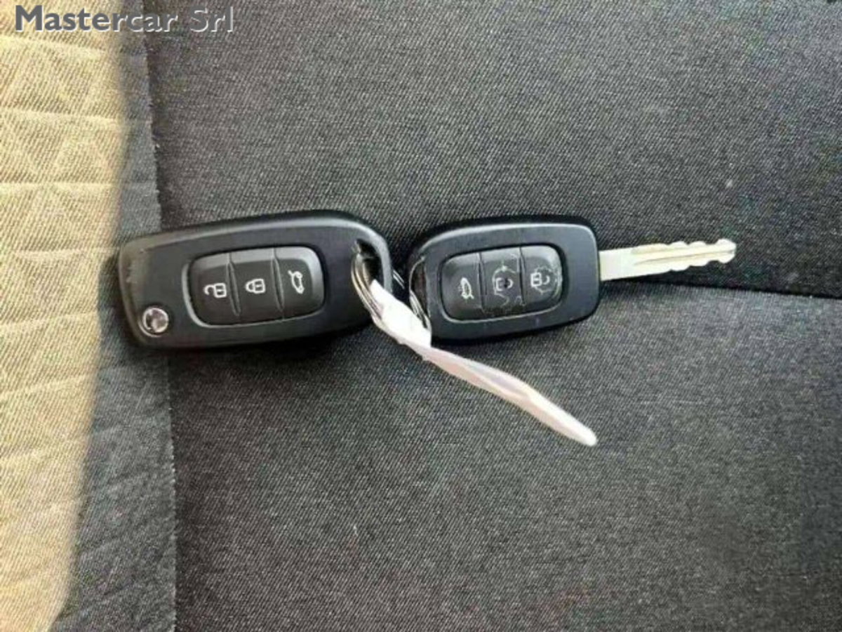 Renault Clio TCe 90 CV 5 porte Equilibre (14)