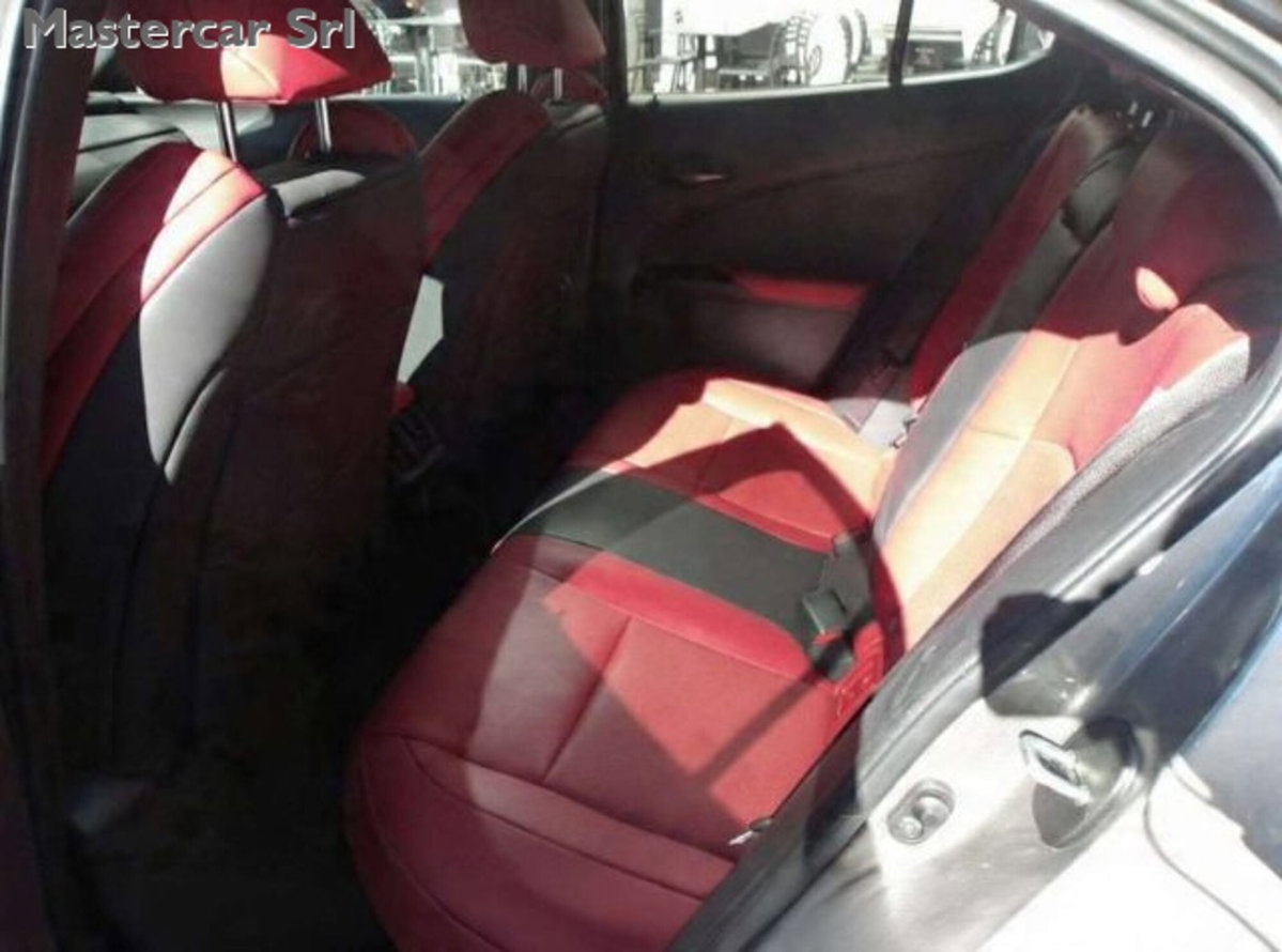 Lexus UX Hybrid 4WD F Sport (8)