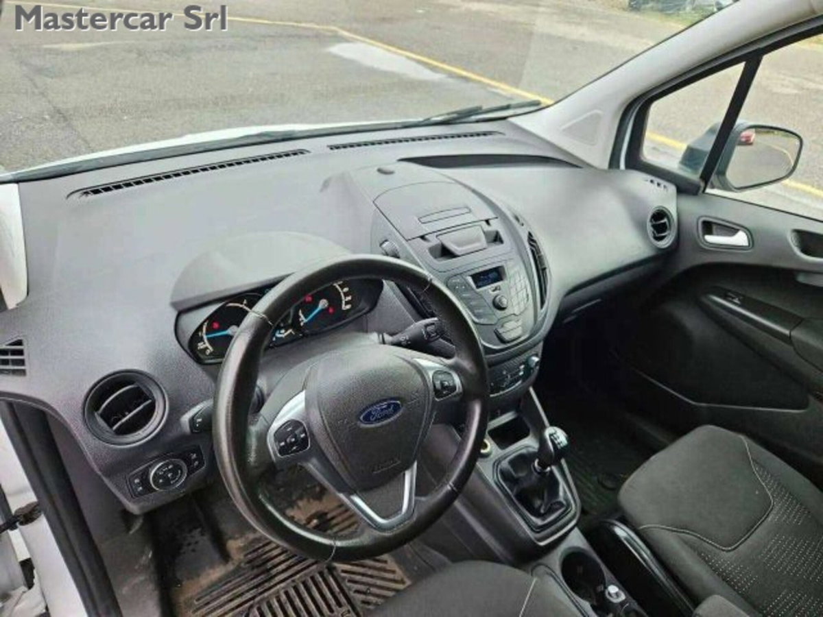 Ford Tourneo Courier 1.5 TDCI 100 CV Sport (11)