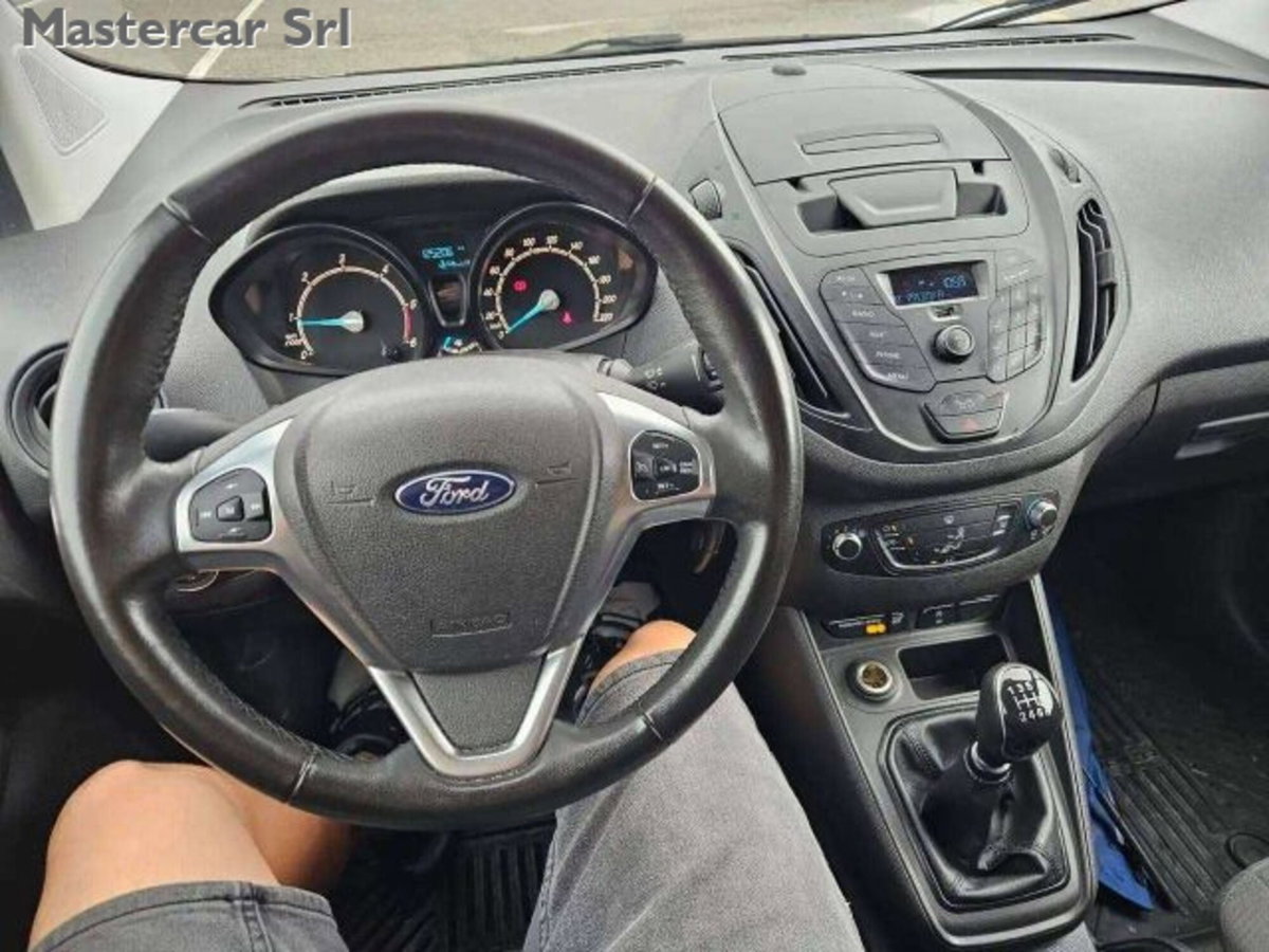 Ford Tourneo Courier 1.5 TDCI 100 CV Sport (12)