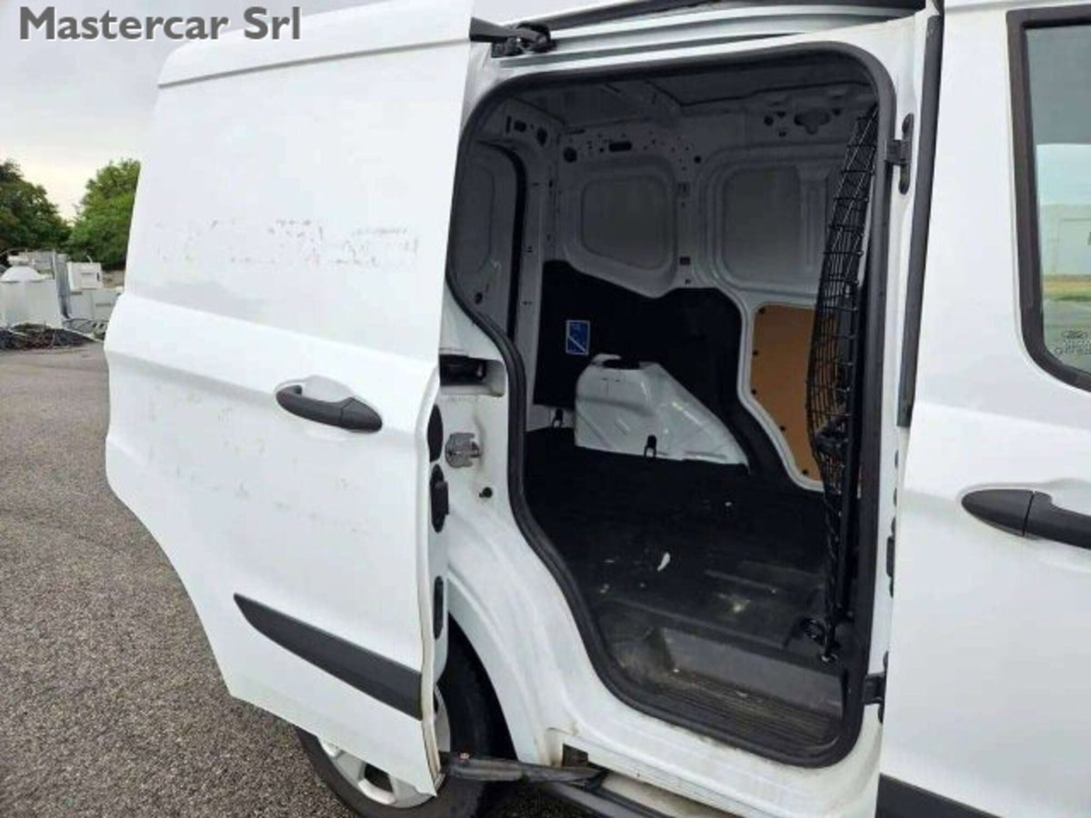 Ford Tourneo Courier 1.5 TDCI 100 CV Sport (14)