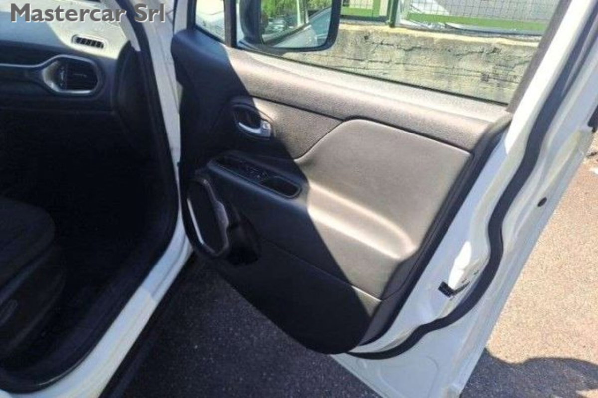 Jeep Renegade 1.5 turbo t4 mhev Renegade 2wd dct (8)