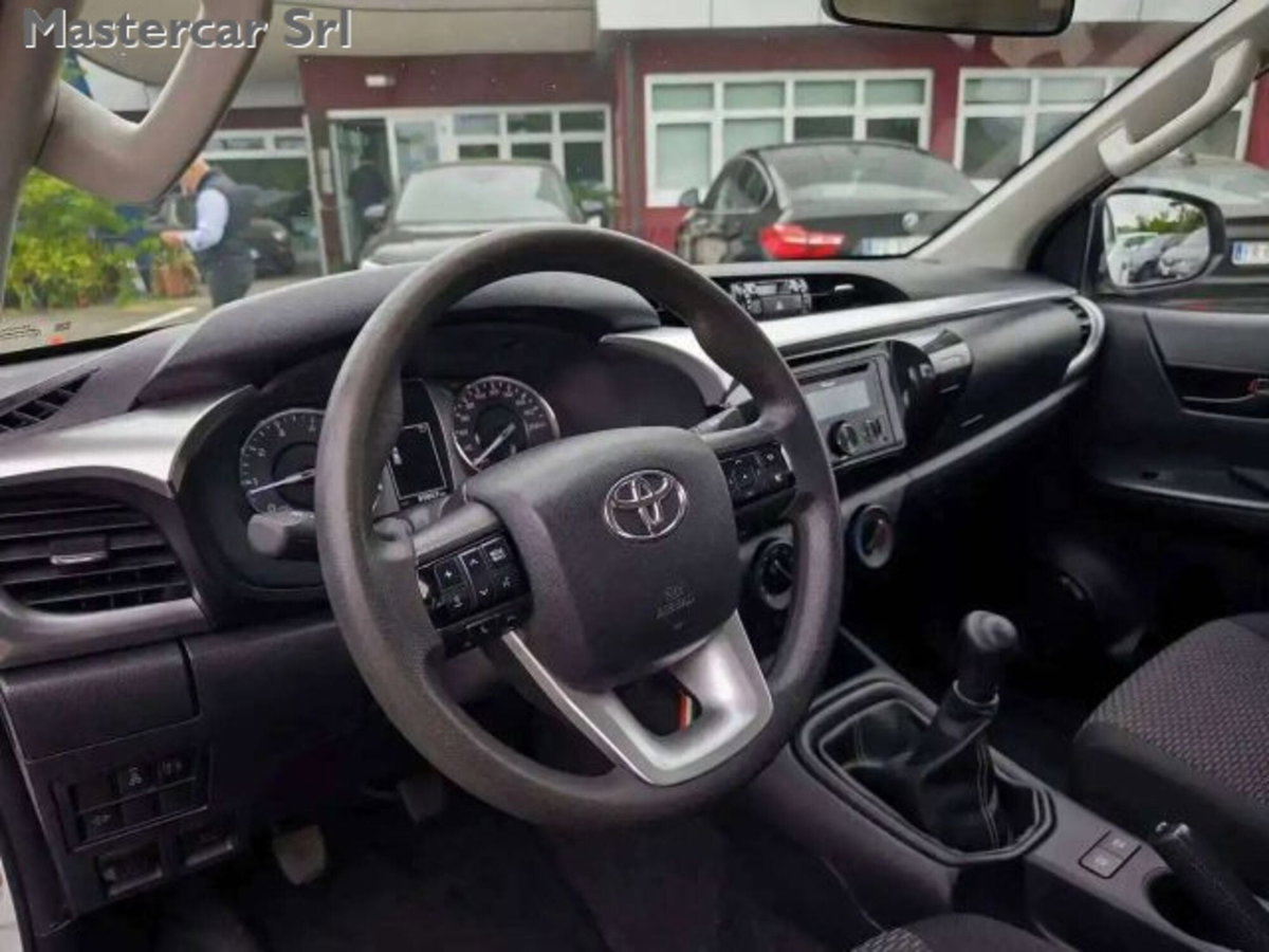 Toyota Hilux 2.D-4D 4WD porte Double Cab Comfort (13)