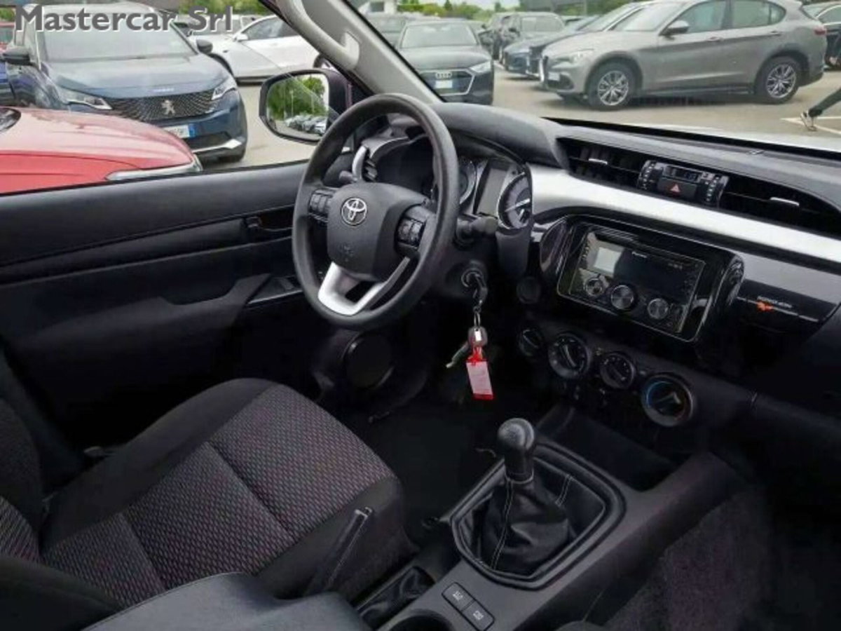 Toyota Hilux 2.D-4D 4WD porte Double Cab Comfort (8)