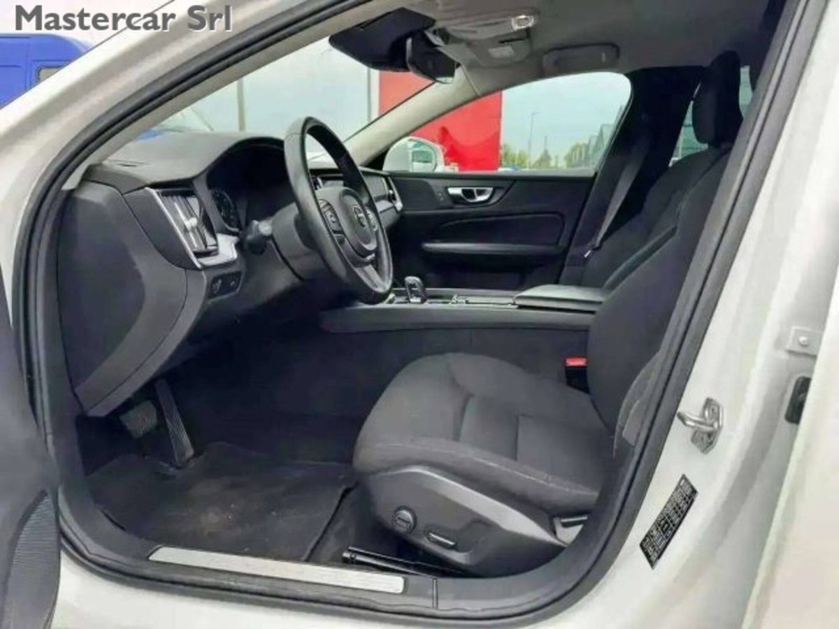 Volvo V60 B4 Geartronic Momentum Business Pro (10)