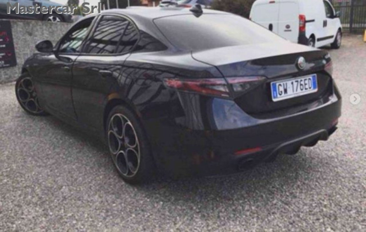 Alfa Romeo Giulia 2.2 t Veloce 160cv auto (2)