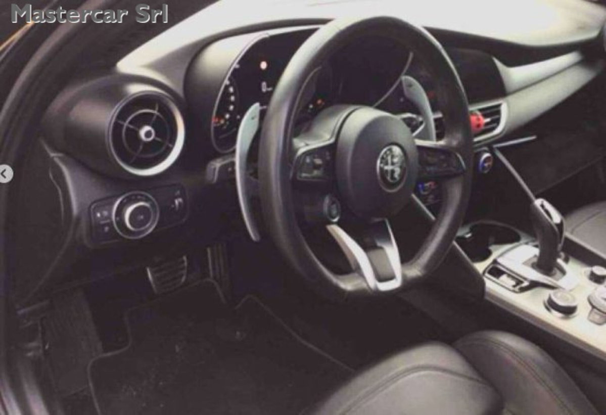 Alfa Romeo Giulia 2.2 t Veloce 160cv auto (3)