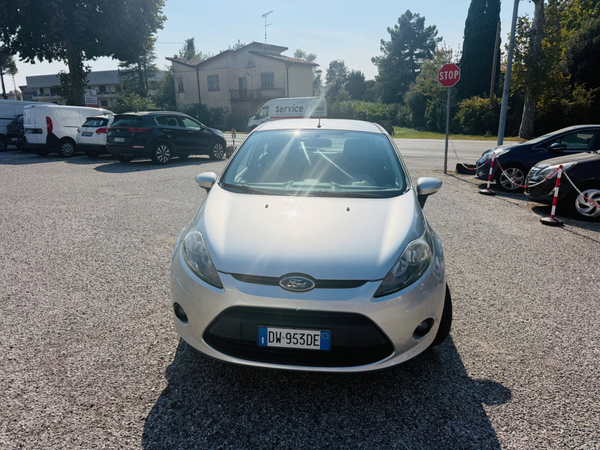 Ford Fiesta 1.2 82 CV 5 porte Titanium (2)
