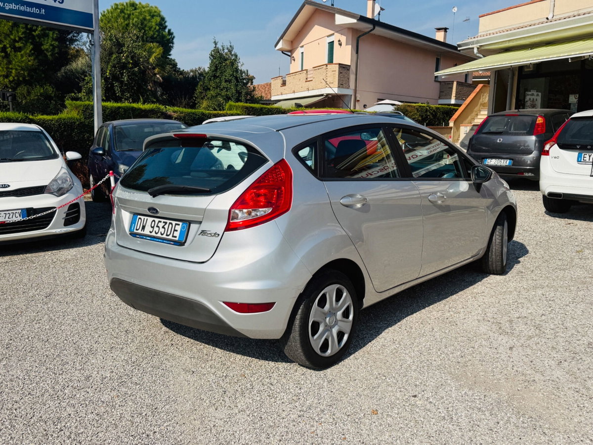 Ford Fiesta 1.2 82 CV 5 porte Titanium (7)