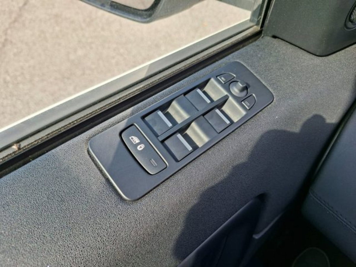Land Rover Discovery Sport 2.0 TD4 150 CV Pure (13)