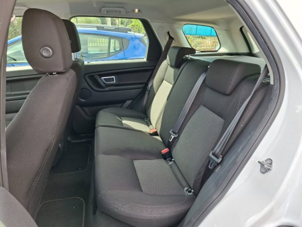Land Rover Discovery Sport 2.0 TD4 150 CV Pure (7)