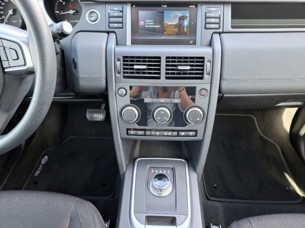 Land Rover Discovery Sport 2.0 TD4 150 CV Pure (8)