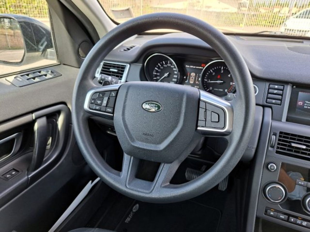 Land Rover Discovery Sport 2.0 TD4 150 CV Pure (9)