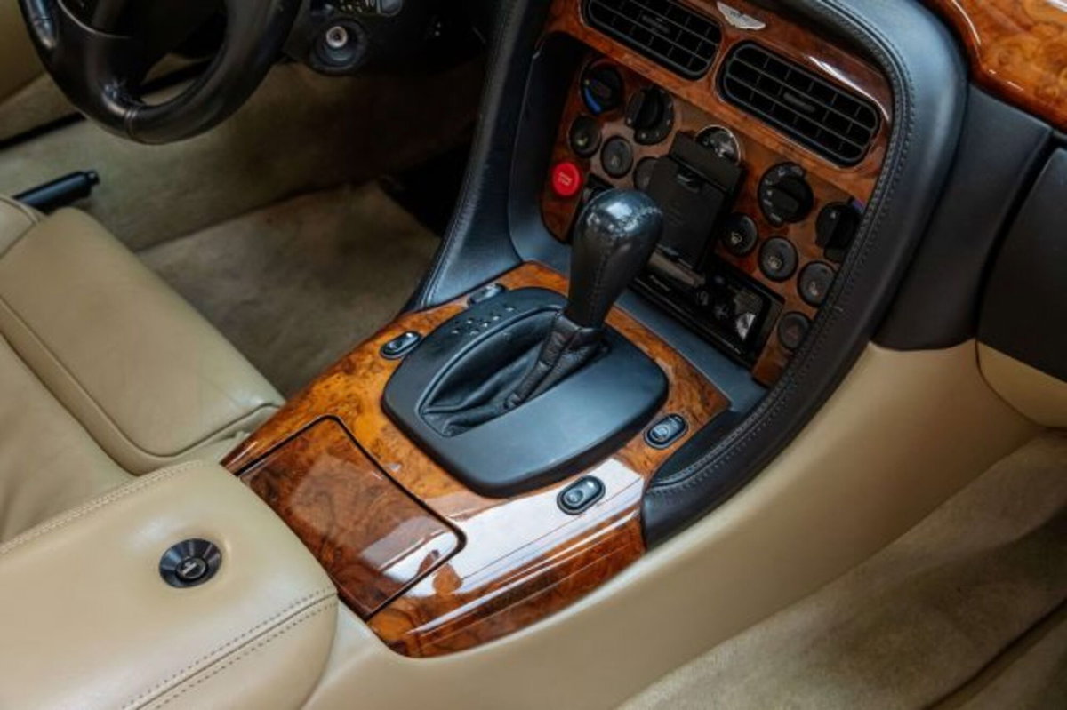 Aston Martin DB7 Cabrio Vantage Volante (11)