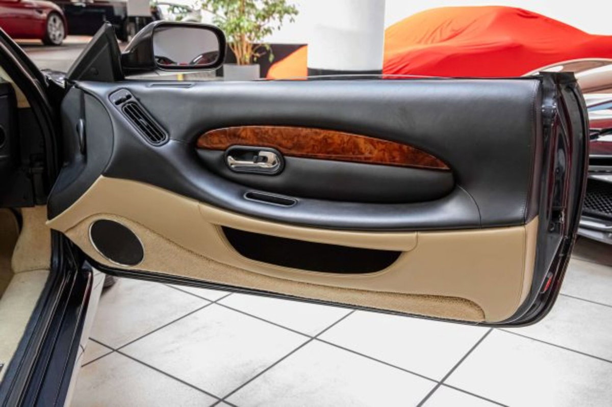 Aston Martin DB7 Cabrio Vantage Volante (13)