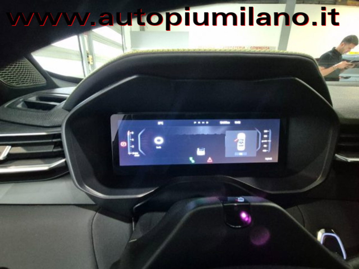 Lynk & Co 01 01 1.5 td phev More auto (15)
