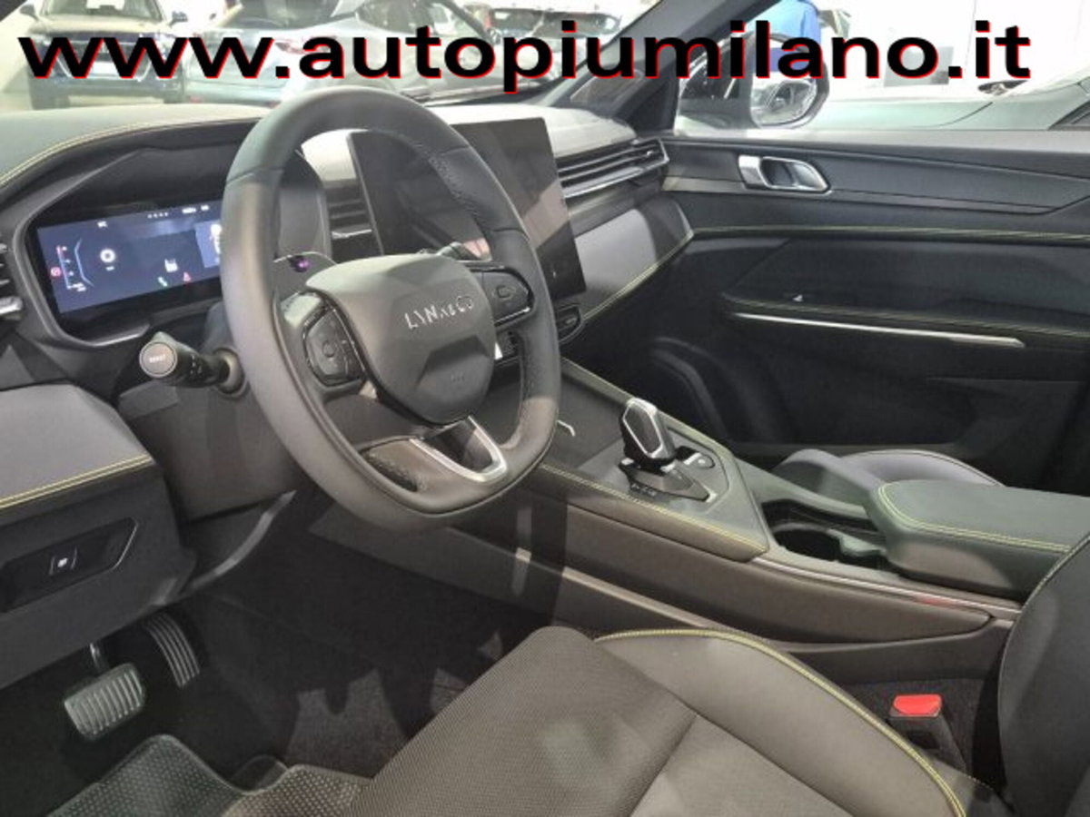 Lynk & Co 01 01 1.5 td phev More auto (6)