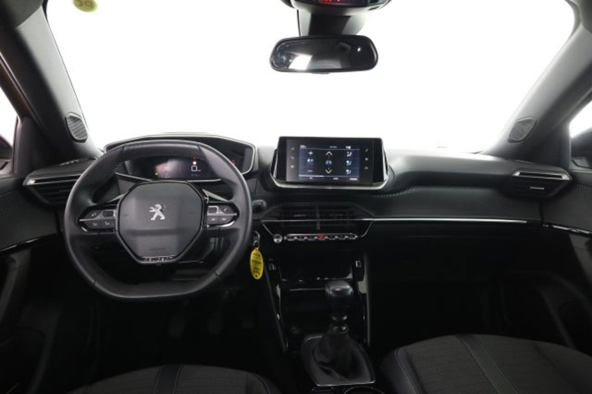 Peugeot 2008 PureTech 100 S&S Allure (4)