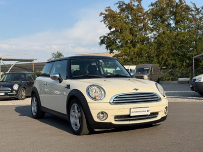 MINI Mini 1.6 16V Cooper (2)