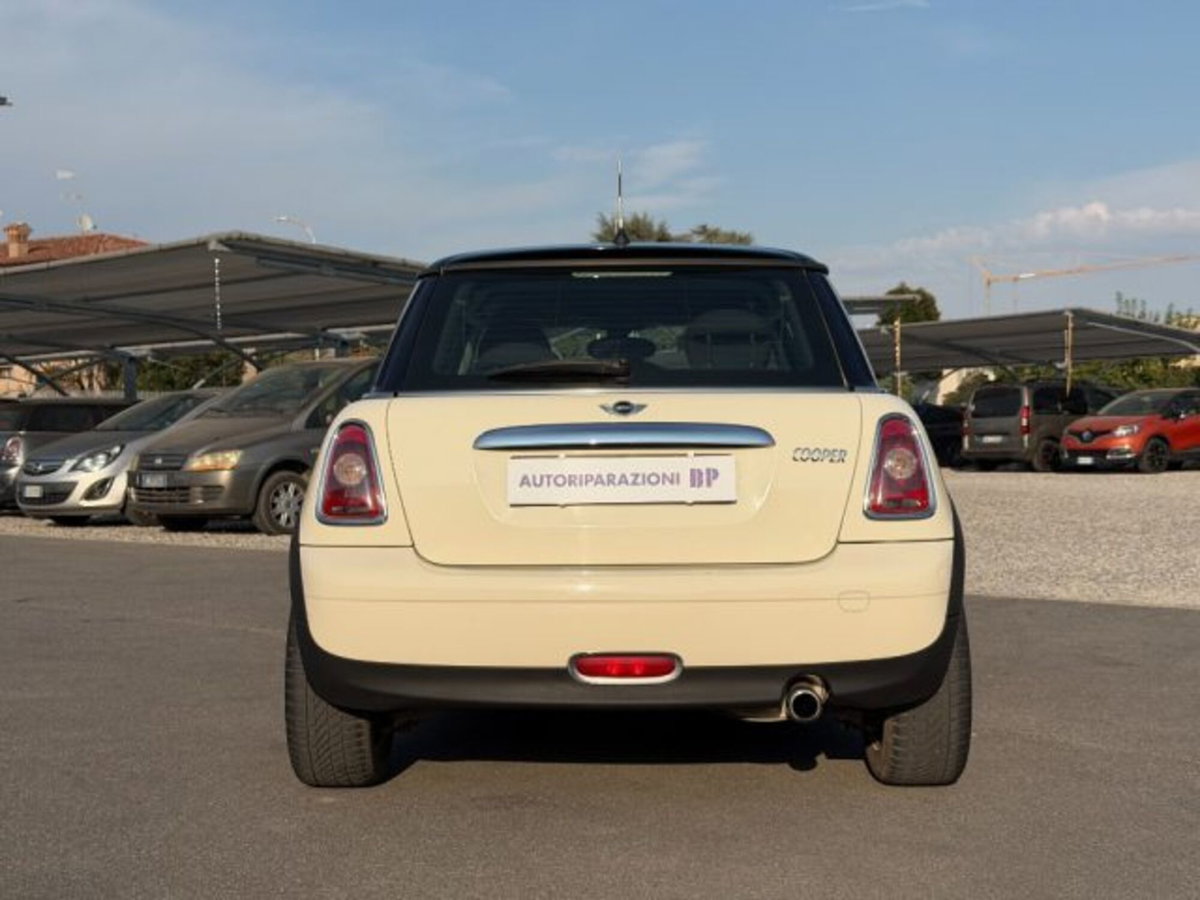 MINI Mini 1.6 16V Cooper (4)