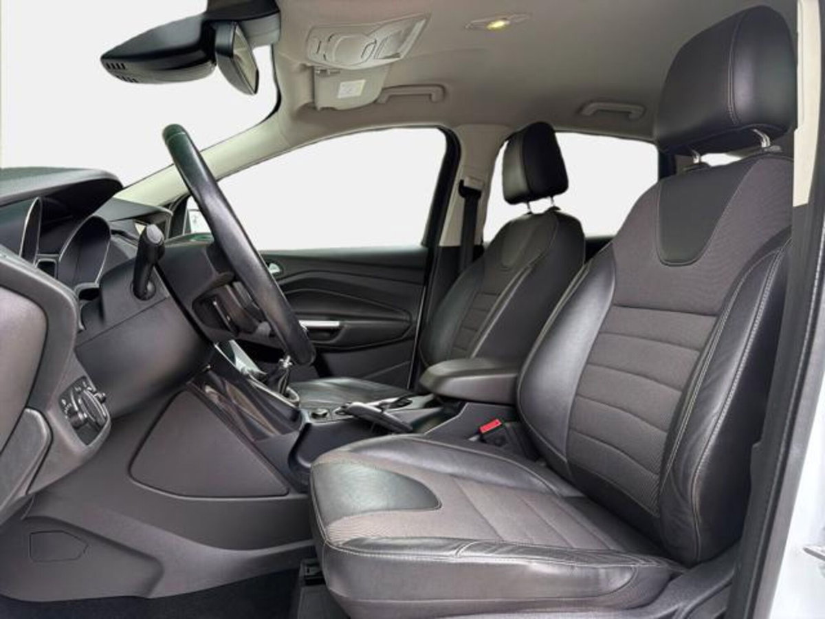 Ford Kuga 1.5 EcoBoost 120 CV 2WD Titanium (12)