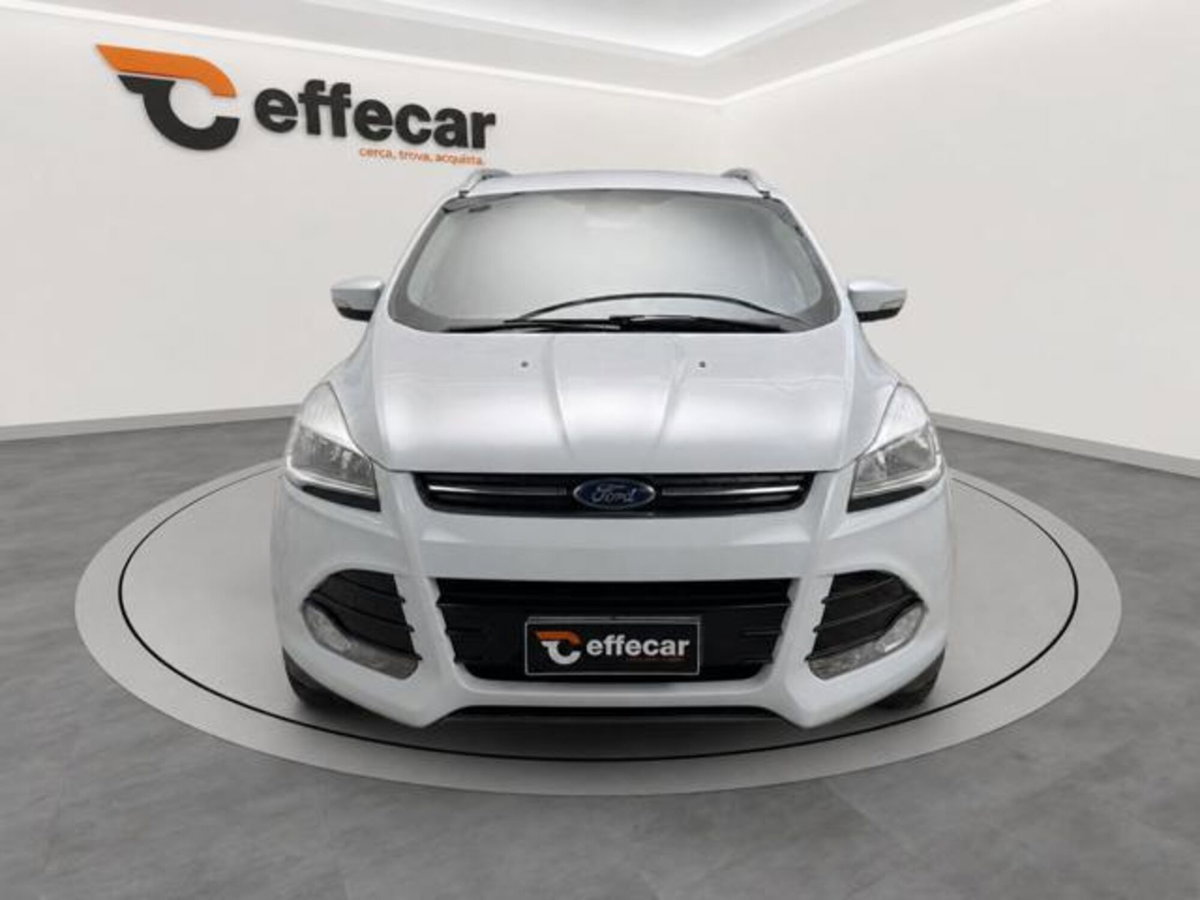 Ford Kuga 1.5 EcoBoost 120 CV 2WD Titanium (2)