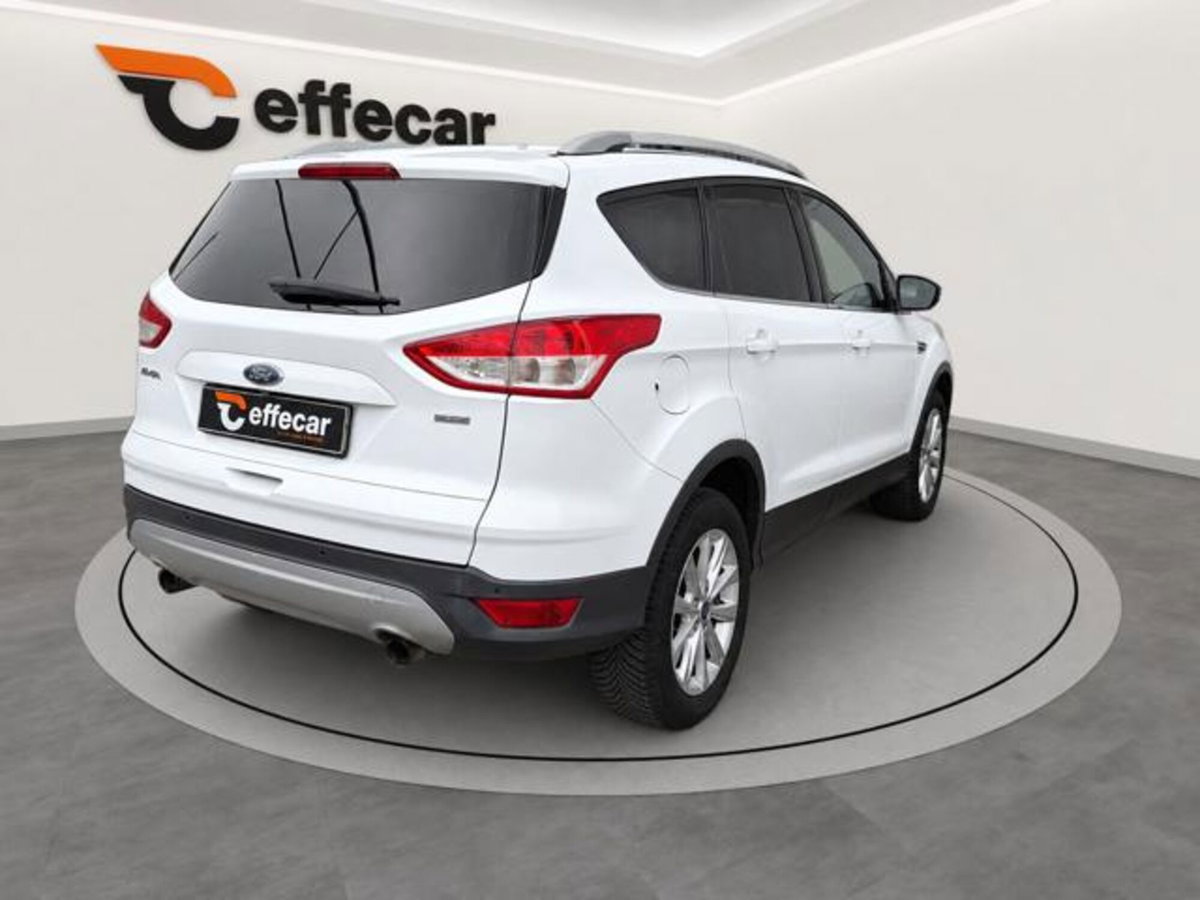 Ford Kuga 1.5 EcoBoost 120 CV 2WD Titanium (6)