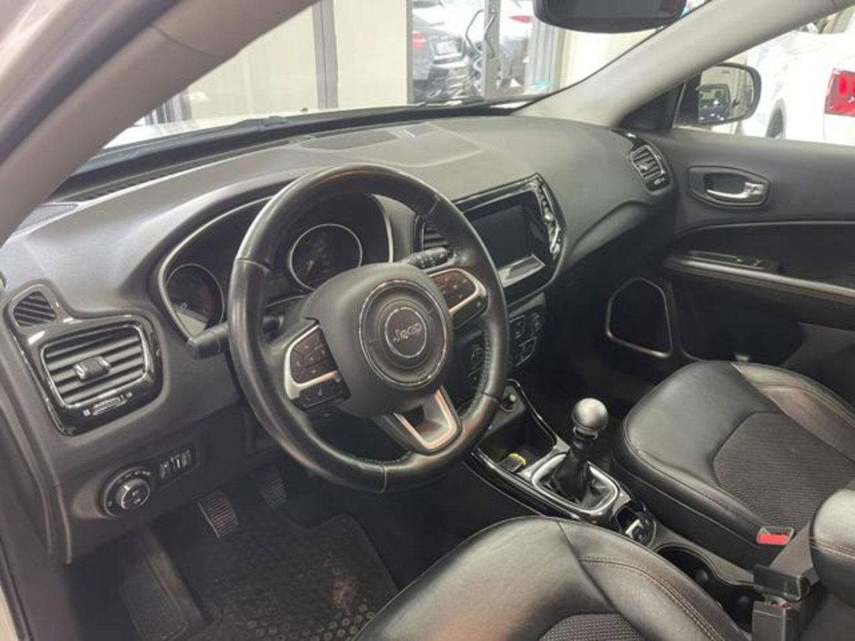 Jeep Compass 1.6 Multijet II 2WD Limited (9)