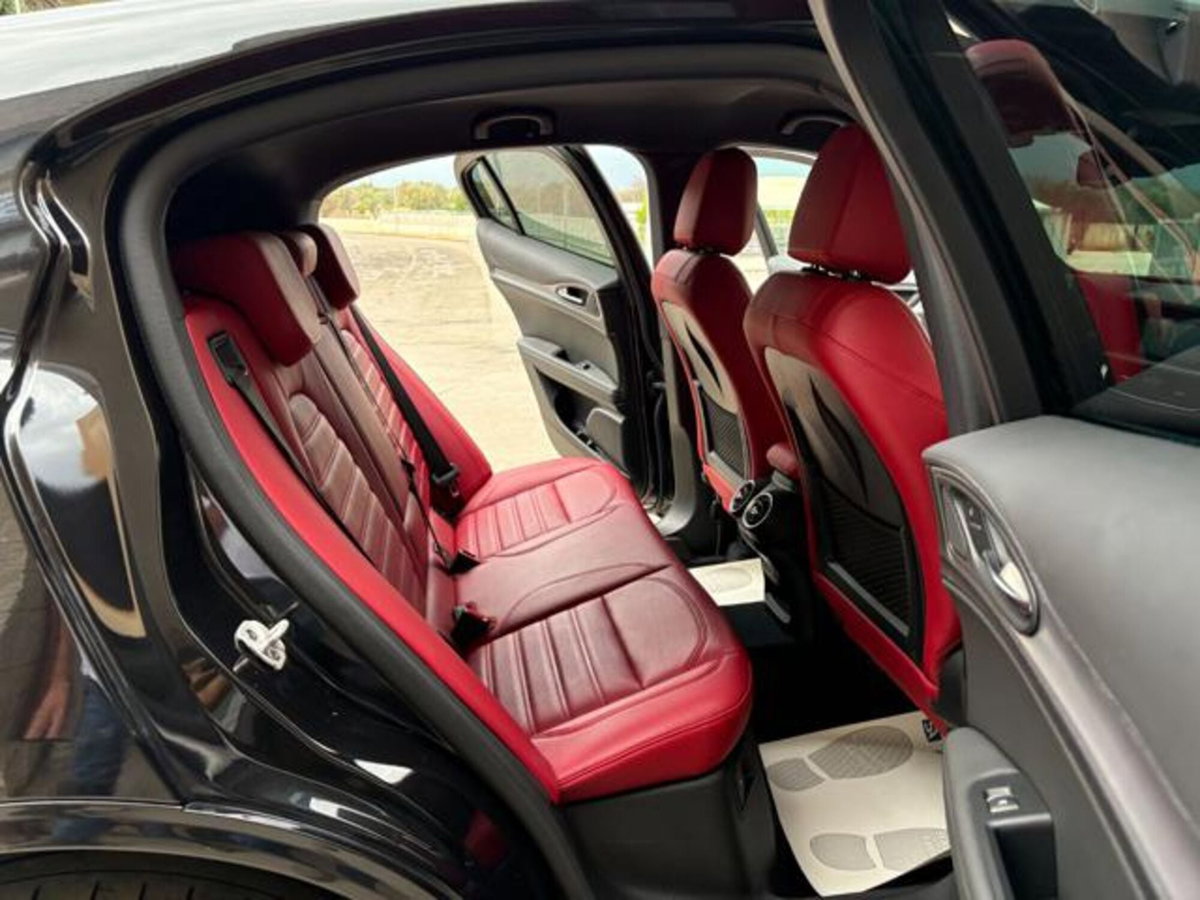 Alfa Romeo Stelvio Stelvio 2.2 Turbodiesel 210 CV AT8 Q4 Veloce (11)