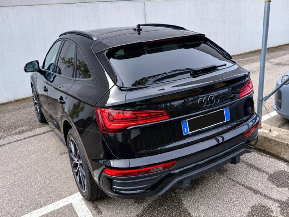 Audi Q5 Sportback 2.0 tdi mhev+ S line quattro 204cv s-tronic (4)