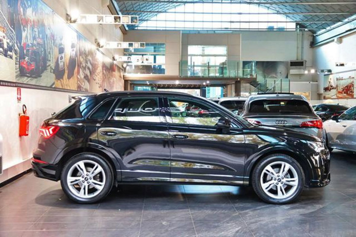 Audi Q3 35 2.0 tdi s-tronic (2)