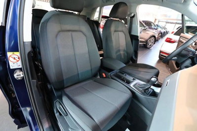 Audi Q3 35 2.0 tdi s-tronic (16)