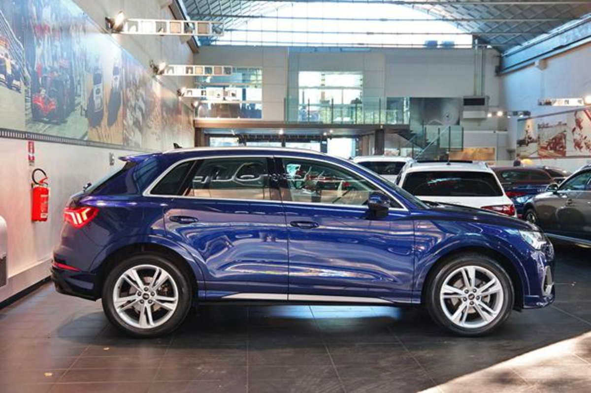 Audi Q3 35 2.0 tdi s-tronic (2)