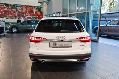 Audi A4 Allroad Allroad 40 2.0 tdi mhev Identity Contrast quattro 204cv s-tronic (9)