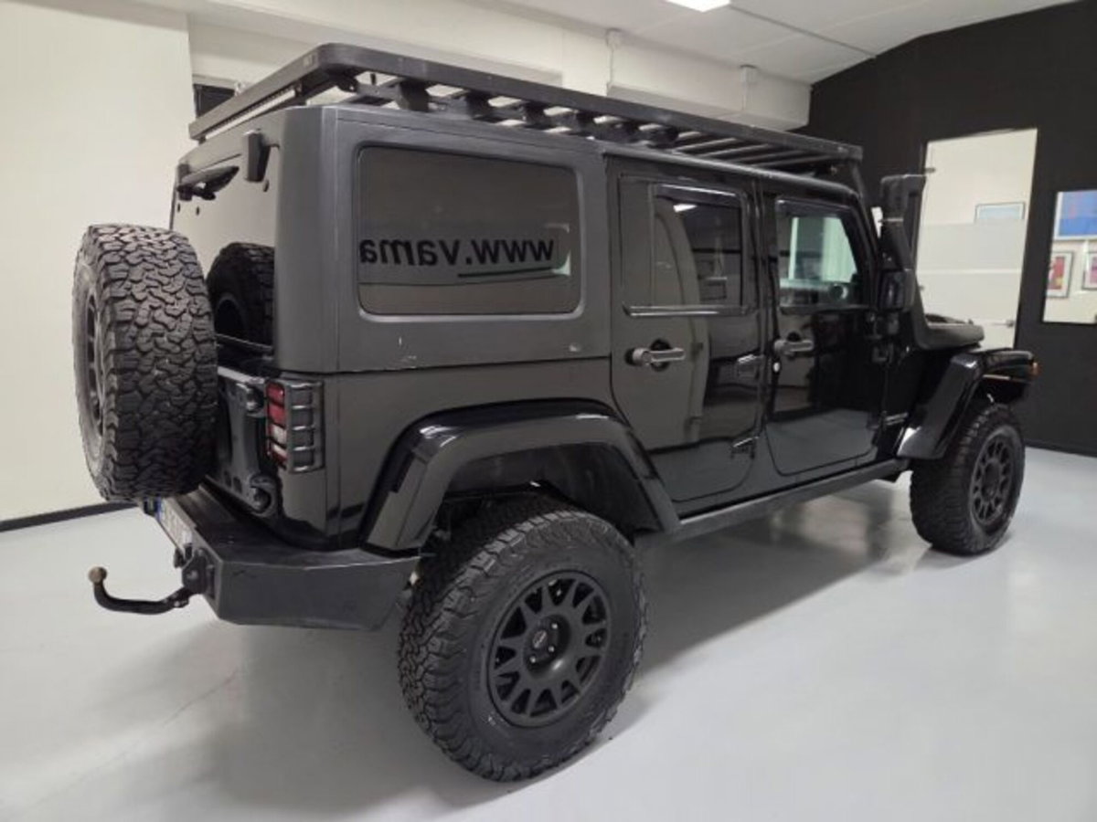 Jeep Wrangler Unlimited 2.8 CRD DPF Rubicon Auto (4)