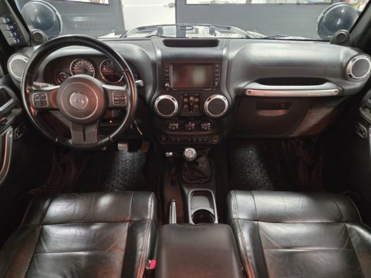 Jeep Wrangler Unlimited 2.8 CRD DPF Rubicon Auto (8)