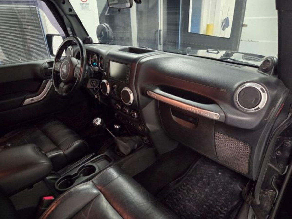 Jeep Wrangler Unlimited 2.8 CRD DPF Rubicon Auto (9)