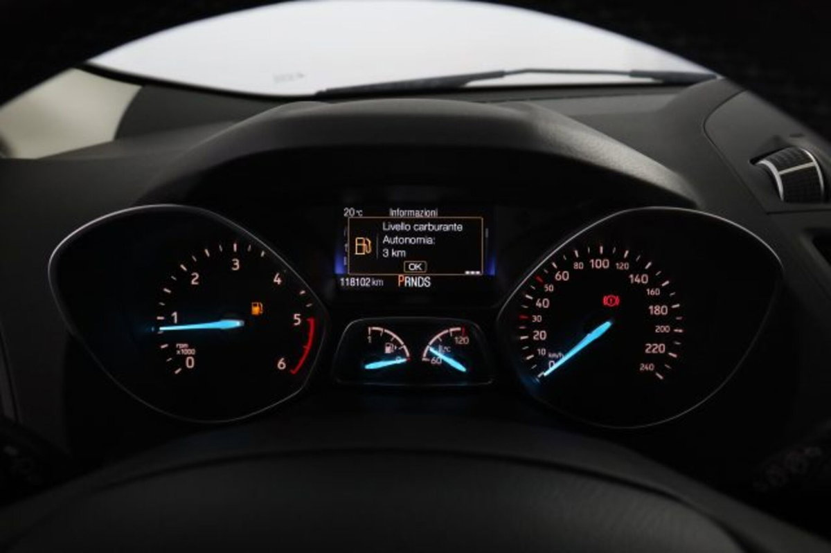 Ford Kuga 1.5 TDCI 120 CV S&S 2WD Powershift Titanium Business (7)