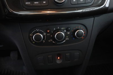 Dacia Logan MCV 1.0 SCe 12V 75CV (9)