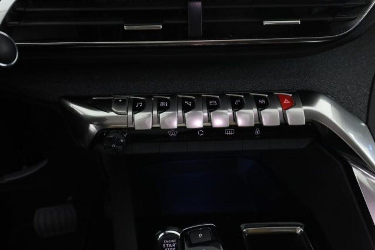 Peugeot 3008 Hybrid 225 e-EAT8 Allure (13)