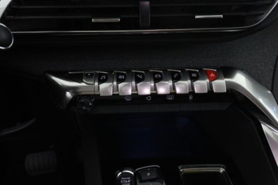 Peugeot 3008 Hybrid 225 e-EAT8 Allure (13)