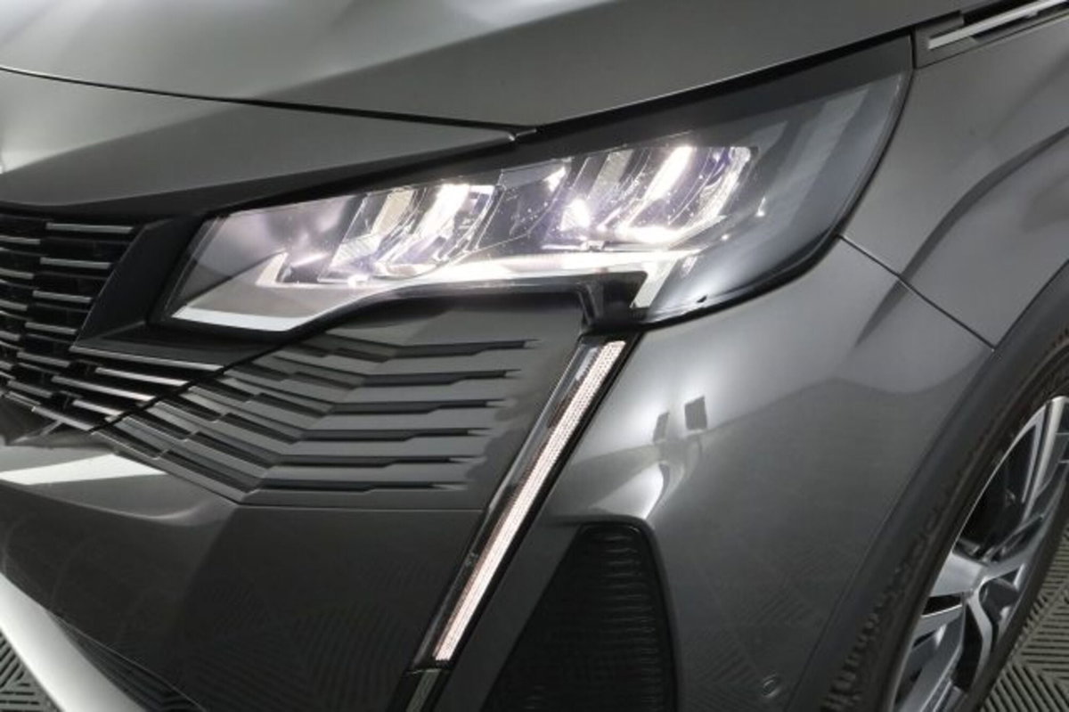 Peugeot 3008 Hybrid 225 e-EAT8 Allure (9)