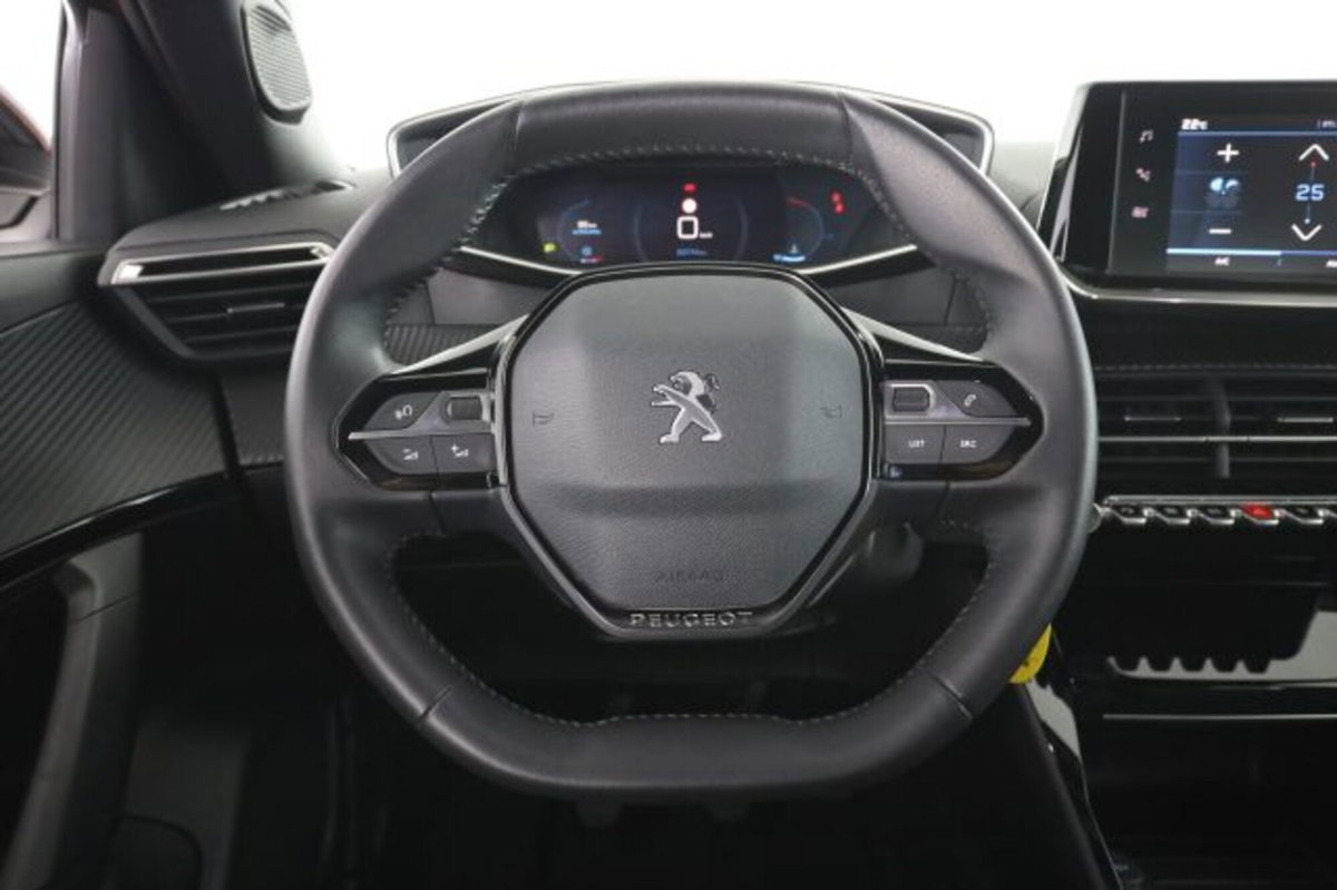 Peugeot 2008 PureTech 100 S&S Allure (5)