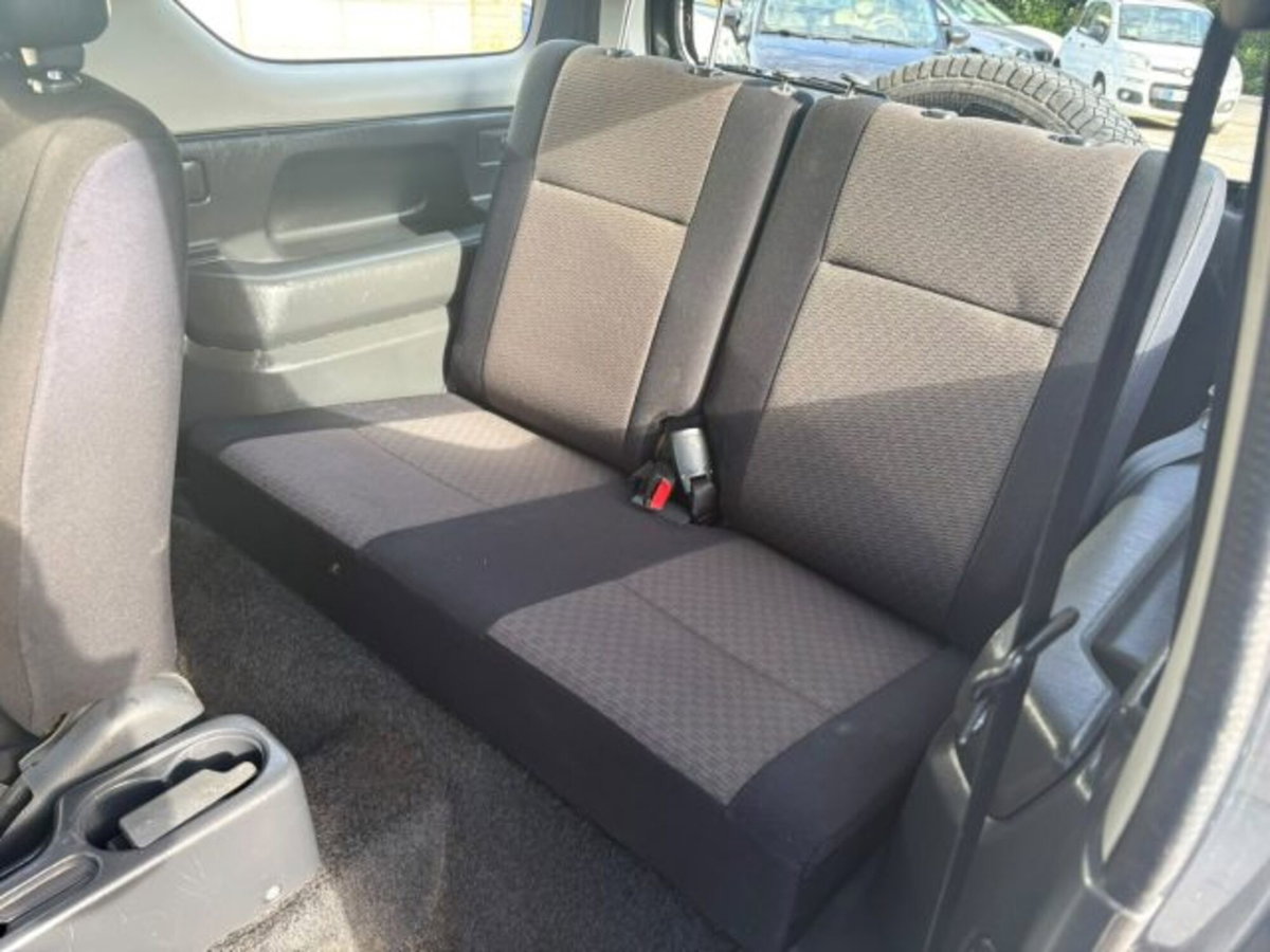 Suzuki Jimny 1.5 DDiS cat 4WD JLX Più (8)