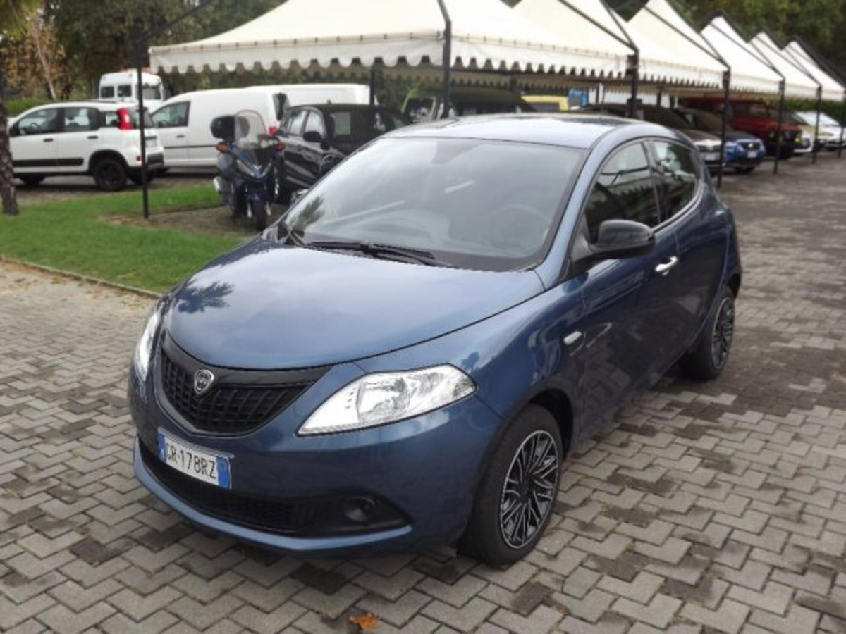 Lancia Ypsilon 1.0 FireFly 5 porte S&S Hybrid Ecochic A. Ferretti